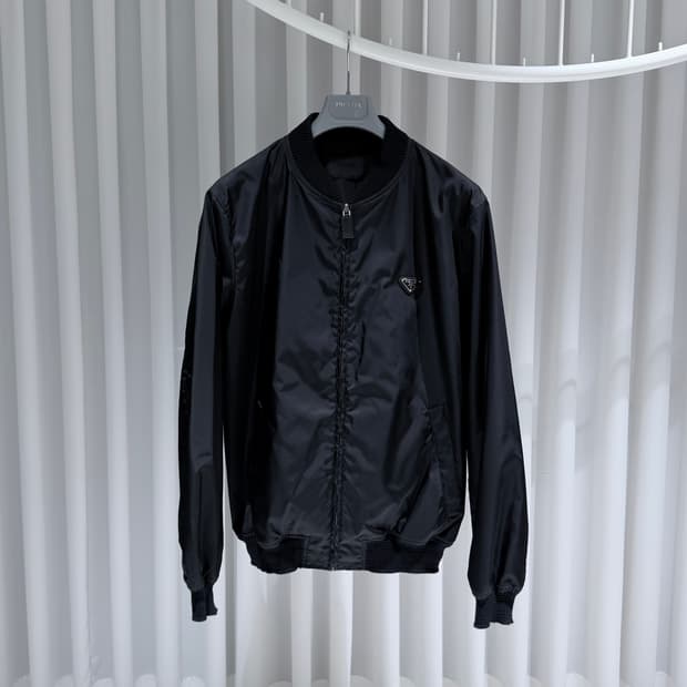 (A+/58) / 프라다 나일론 삼각로고 봄버 블루종 자켓 블랙