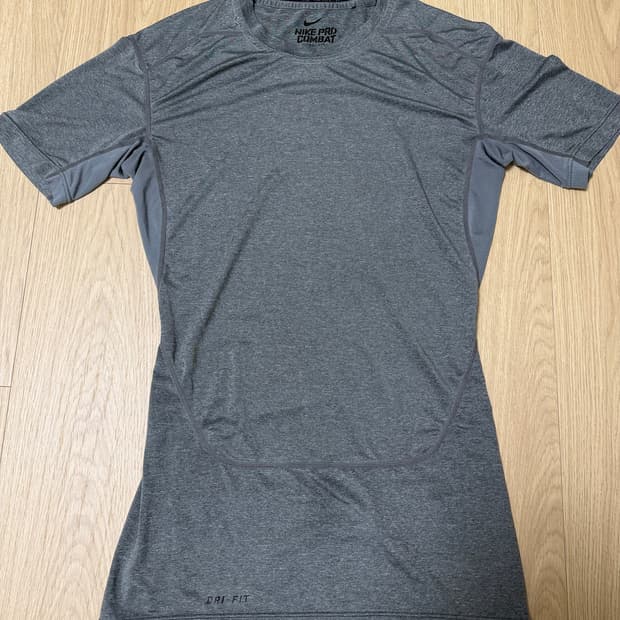 나이키 컴벳 반팔티 운동복