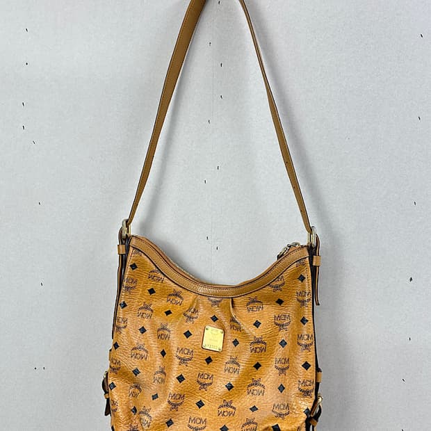 MCM 숄더백 