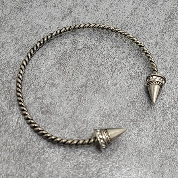 spike bangle