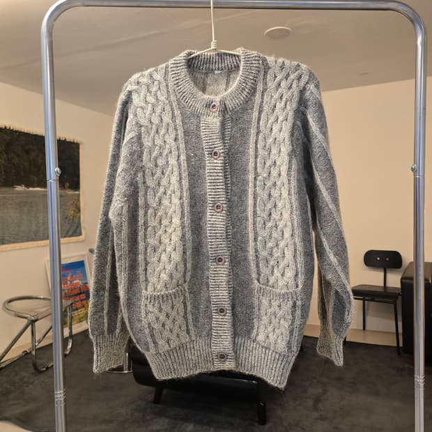 꽈배기 니트 가디건 회색