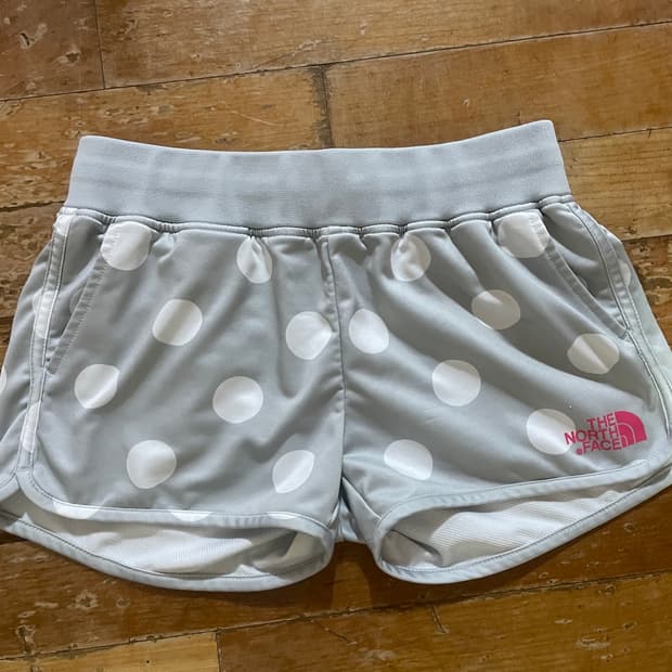 노스페이스 여성 땡땡이 반바지 S