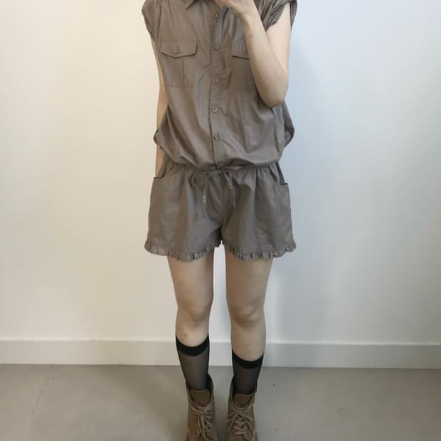 카고 프릴 점프 수트