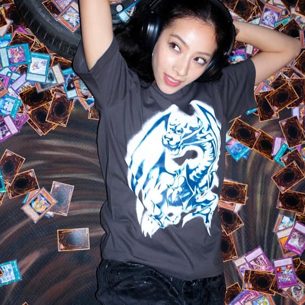 Ryota daimon blue eyes white dog tee