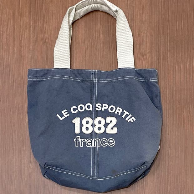 Le coq sportif shoulder bag