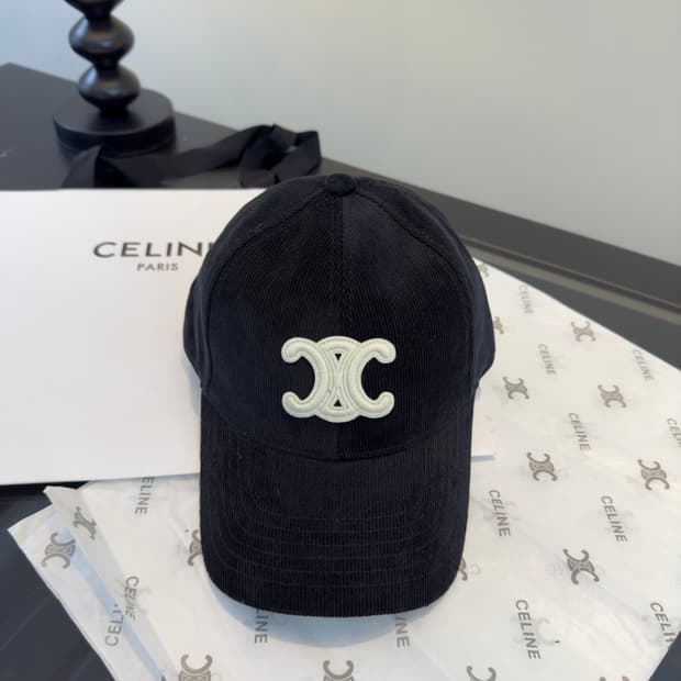 [정품] 셀린느 벨벳 버킷 햇 (블랙/화이트)