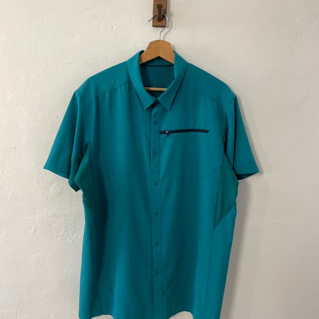 아크테릭스 반팔 셔츠 