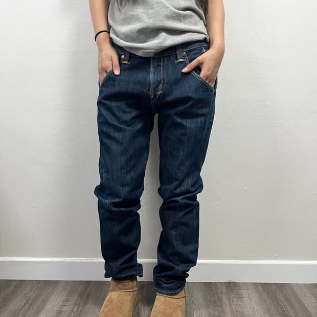 [32] 리바이스 엔지니어드진