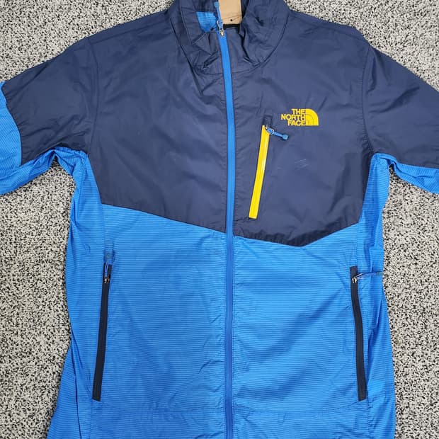 //The North Face 바람막이 재킷 M
