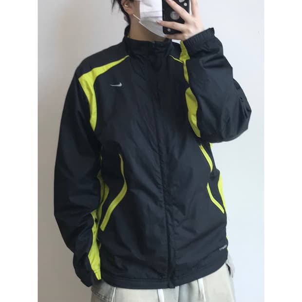 나이키 트레이닝 바람막이 L