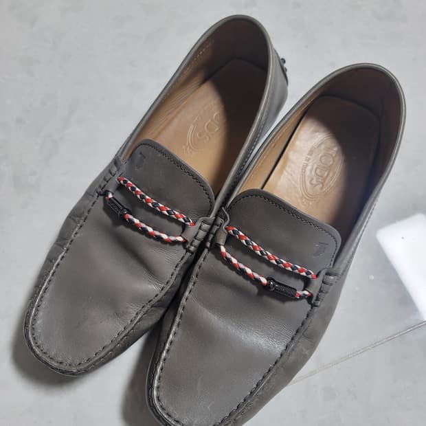 토즈 명품 로퍼 8사이즈 남성 270사이즈 상태굿

