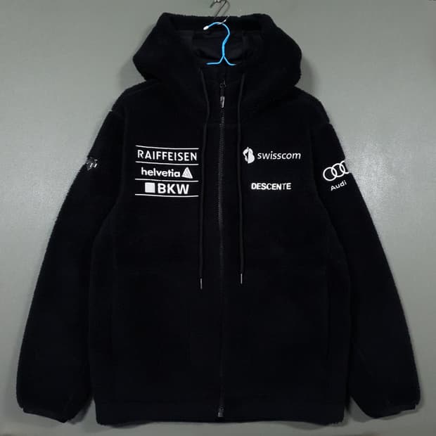 데상트 신형 20FW 은장 스위스스키팀 셰르파 플리스 후드집업 블랙 95