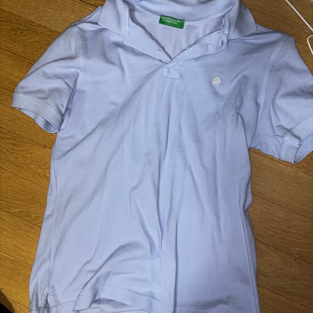 베네통 하늘색 반팔