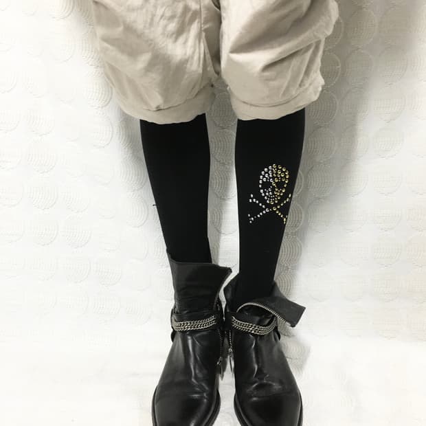 새상품 스컬 스터드 블랙 스타킹