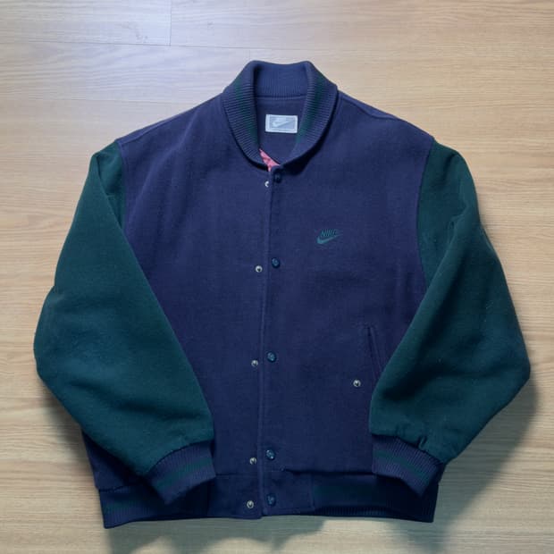 삼나스포츠 나이키 바시티 자켓