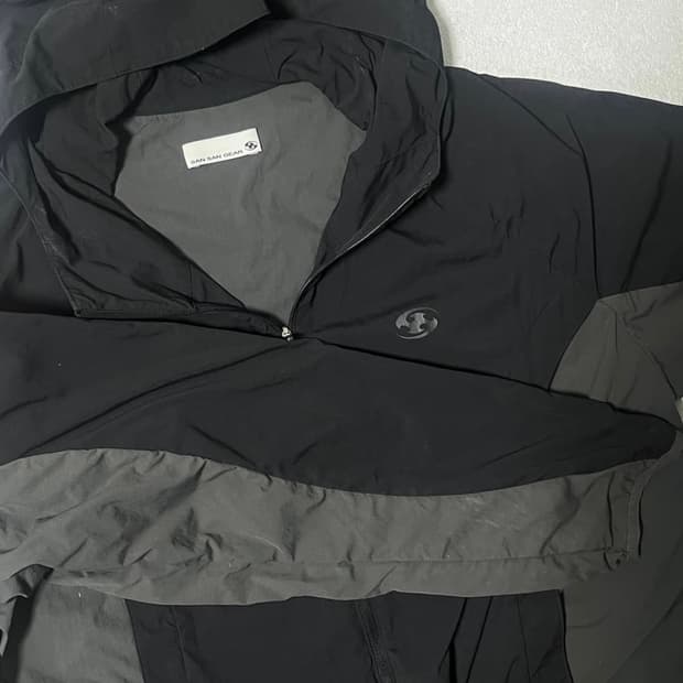 산산기어 22ss바람막이 패럴드