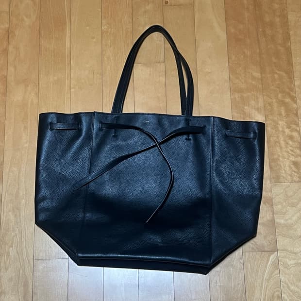 셀린느 카바스 팬텀 미디엄 토트백 M