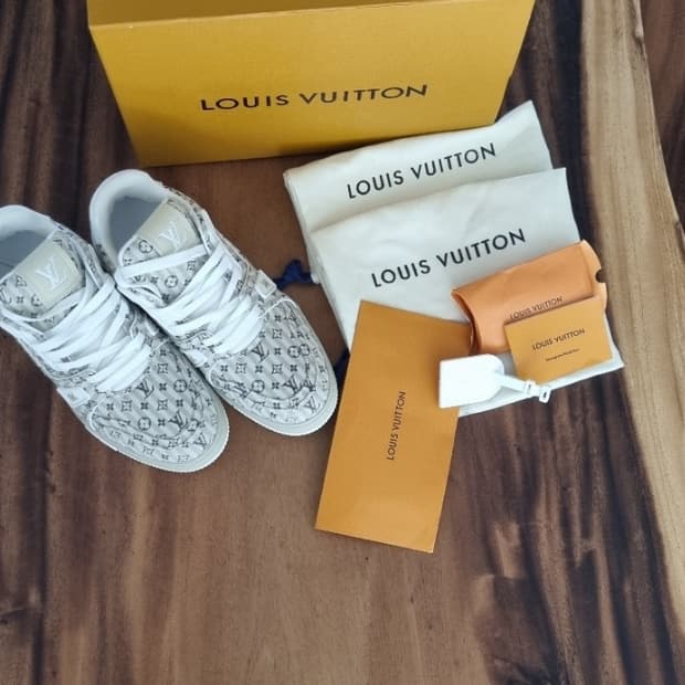 루이비통lv모노그램트레이너