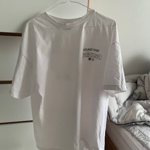 발란사 흰색 반팔 티셔츠 XL