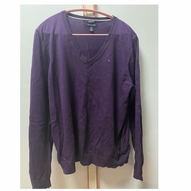 타미힐피거 브이넥 니트