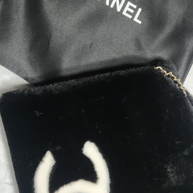 샤넬 시어링 머프백.  올해신상 한정판 프랑스. 현재중고거래물품없음