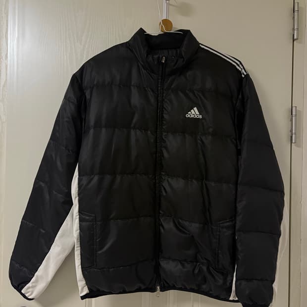 아디다스 경량패딩
