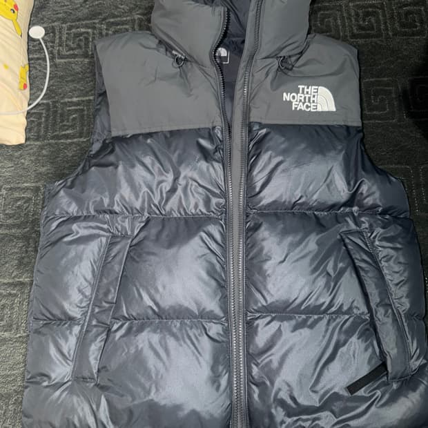 노스페이스 눕시 온 볼 베스트 스틸 그레이 - 24FW /M
