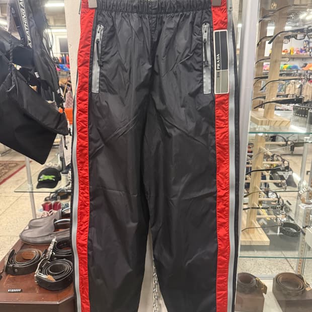 프라다 나일론 018 트랙팬츠(스캇 착용)