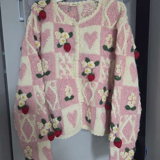 딸기꽃 패치워크 가디건