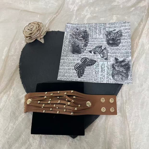 빈티지  고딕 가죽 리벳  팔찌