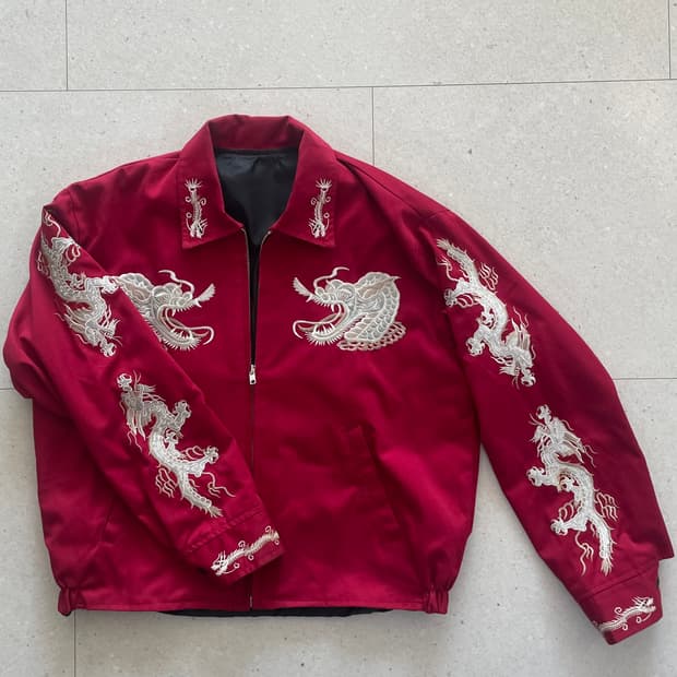 재팬 스카쟌 스타일 용 자수 자켓-버건디