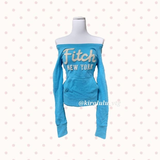 하늘색 트로피컬맛 화이트 자수 맨투맨 니트