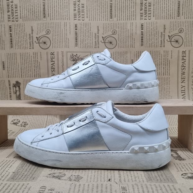 발렌티노 히든 스터드 스니커즈37  235