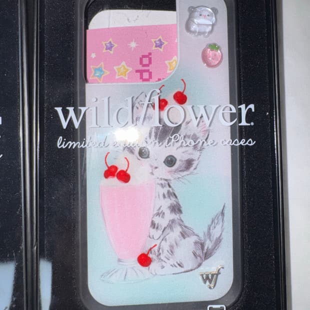 아이폰15프로 와일드플라워 케이스 키티쉐이크