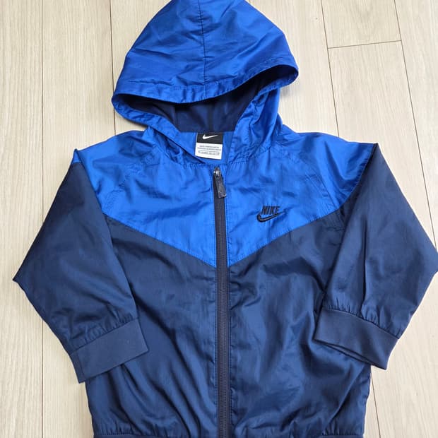 나이키 바람막이 점퍼 18-24m