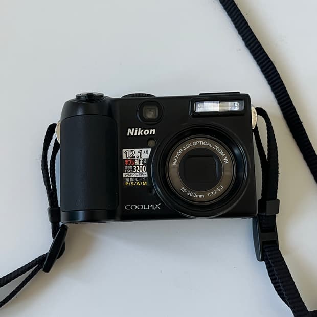 니콘 쿨픽스 p5100