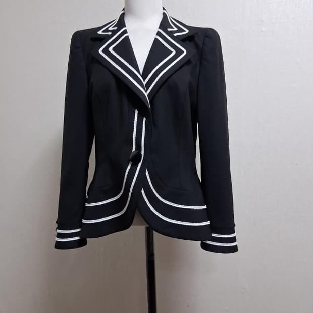 일본빈티지 VELLA 화이트라인카라 춘추 검정숏쟈켓 이쁜실루엣 66일본산