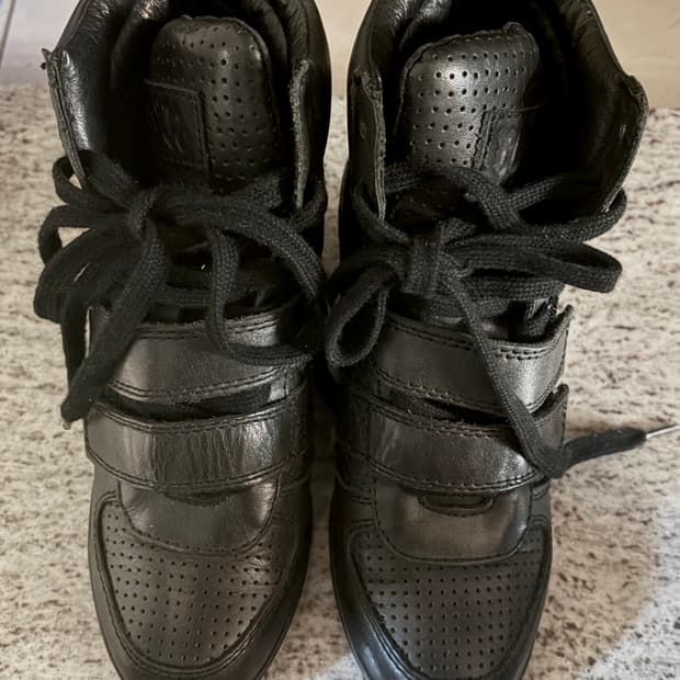 애쉬 웨지힐 블랙 240 EU37