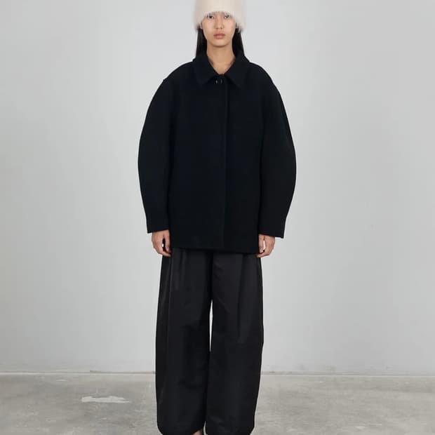 아모멘토 아워글래스 하프 코트 (사용감 있음)