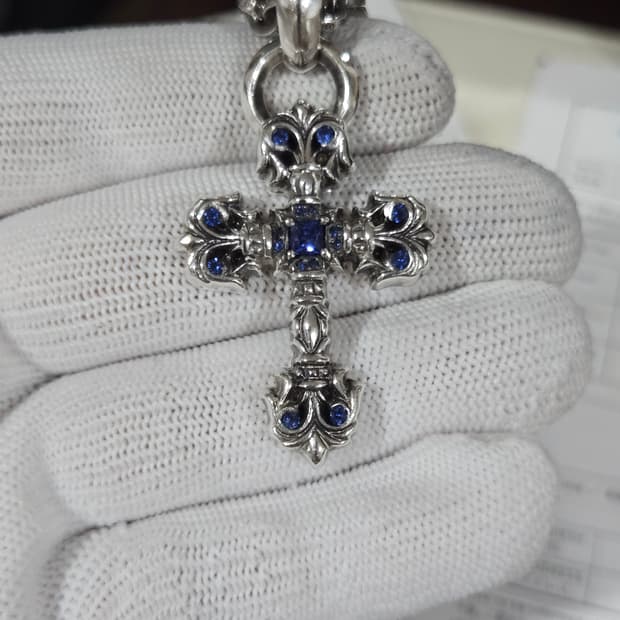 크롬하츠 필리그리xs베일 사파이어 펜던트