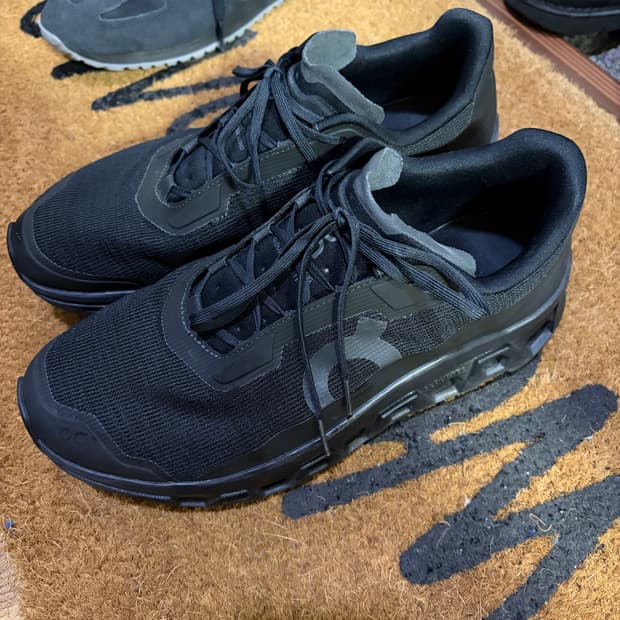 온러닝 클라우드 몬스터 보이드 블랙 EU44 280