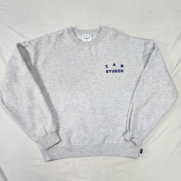 23FW 아이앱스튜디오 맨투맨 라이트 그레이