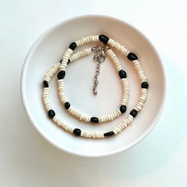 Black Point Simple Necklace