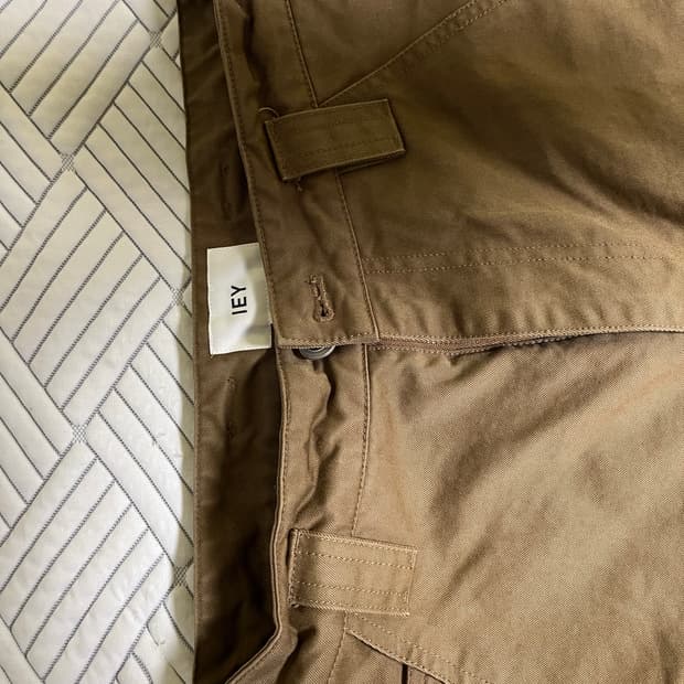 (가격내림) 이에이 카펜터 팬츠 브라운 색상 판매