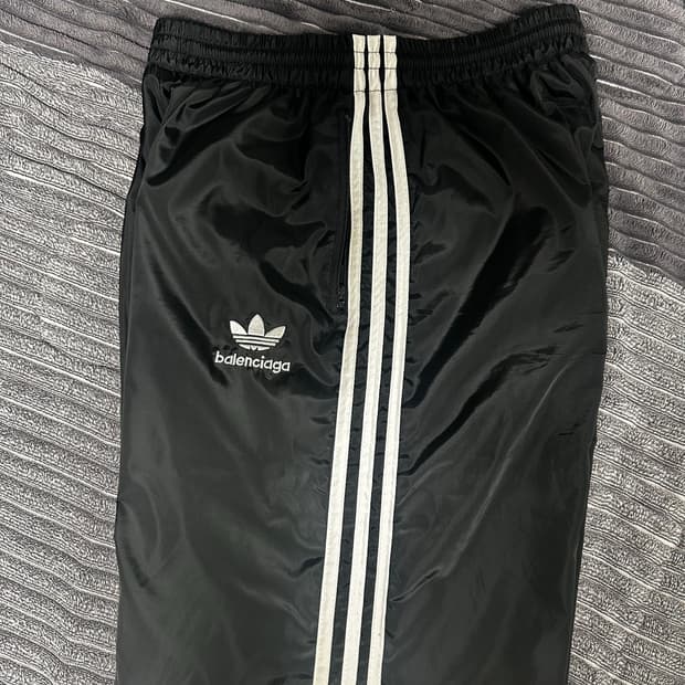 아디다스 발렌시아가 트랙팬츠
