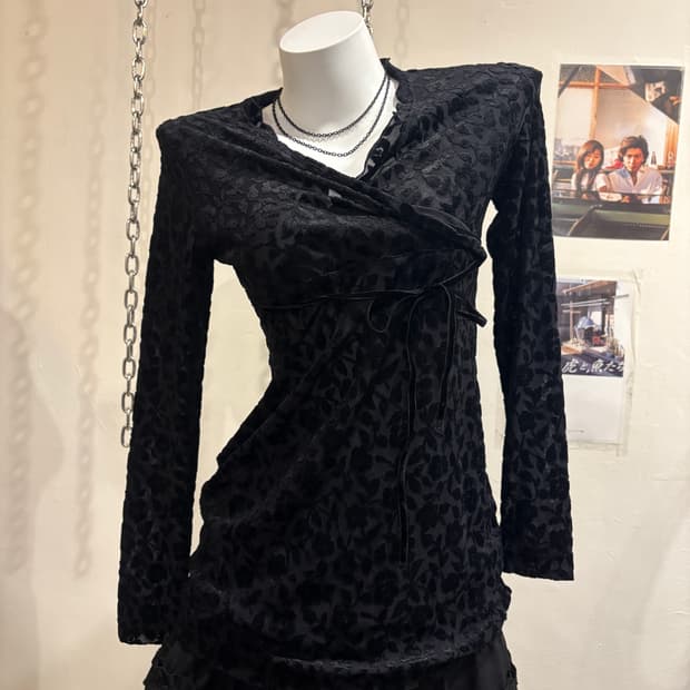 오리엔탈 스웨이드 플라워 자수 리본 블랙 탑 고스 펑크