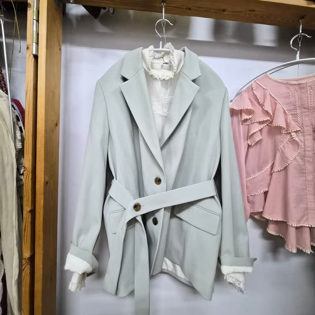 듀엘 세이지올리브 벨티드 자켓