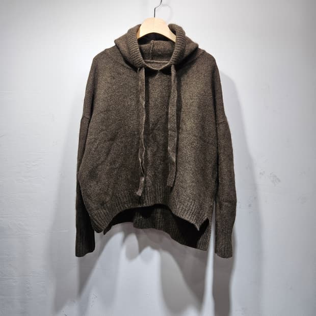 브라운 후드 니트