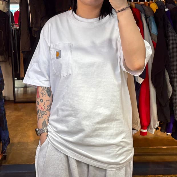 칼하트 포켓 화이트 반팔