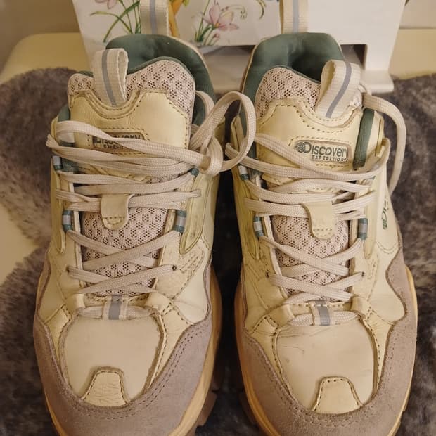 디스커버리 정품 여성화 235 사이즈